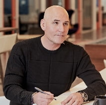Grant Muller -- Headshot-3